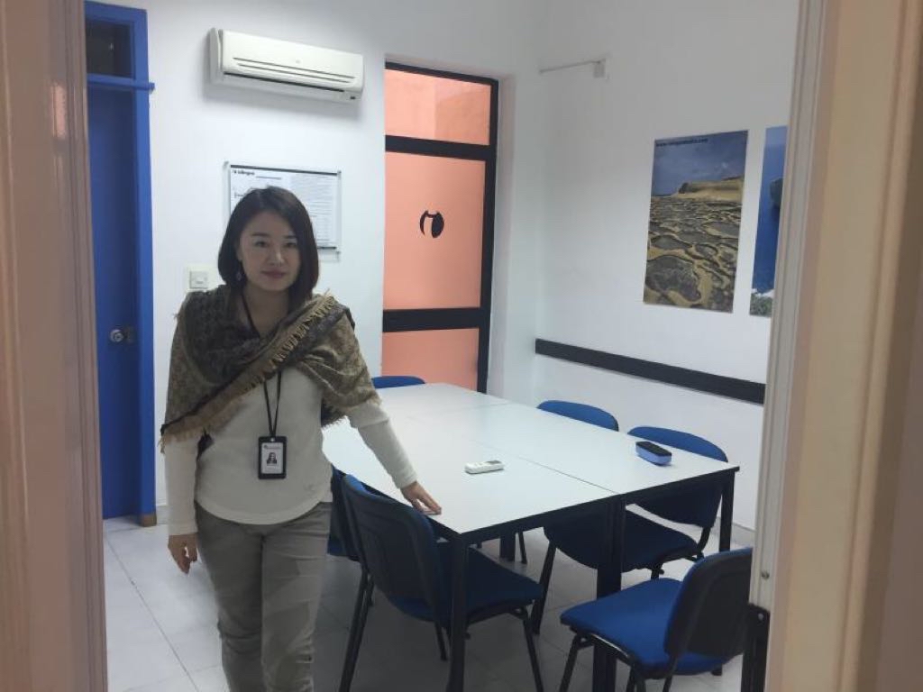 马耳他有什么语言学校值得推荐？Inlingua怎么样？<br /><br />马耳他留学教育丁老师温馨回复：<br /><br />1.马耳他Inlingua语言学校创立于1980年，至今有37年的英文教学经验，是马耳他岛第二所语言学校，有着多年的英语教学经验，在马耳他的英文教学领域拥有着光荣的历史。<br />2.马耳他的Inlingua语言学校是Inlingua国际的一部分，全球34个国家、308个中心的领先者。<br />3.学校的每个周一，都是开学日。无论是商务英文，还是任何水平起点的英文课程，还是家庭课程套餐在学校都能找到相对应的课程。<br />4.Inlingua语言学校是第一个，也是目前唯一的一个自2015年起，申请到了ISO证书的学校。学校的英语课程每个班平均6人，最多10人，这让学校的师资配备在语言学校中更具竞争力。